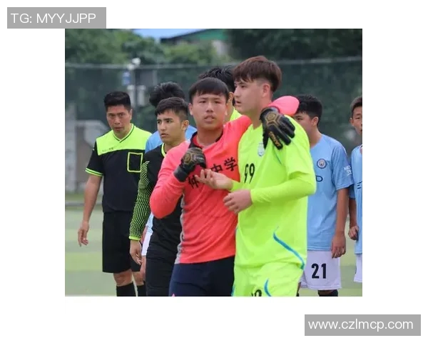 足球明星玩偶姆巴带你领略绿茵场上的激情与梦想 足球明星玩偶姆巴带你领略绿茵场上的激情与梦想